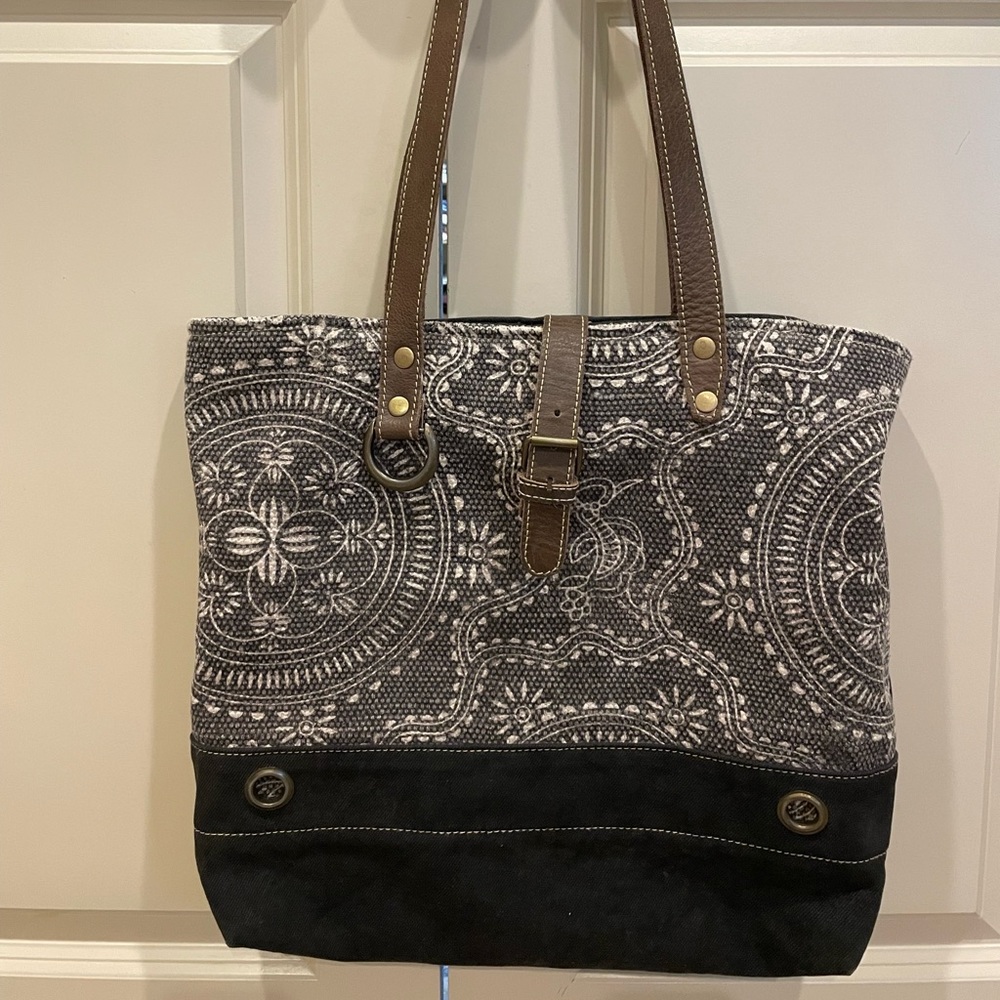 Large Myra Shoulder Bag